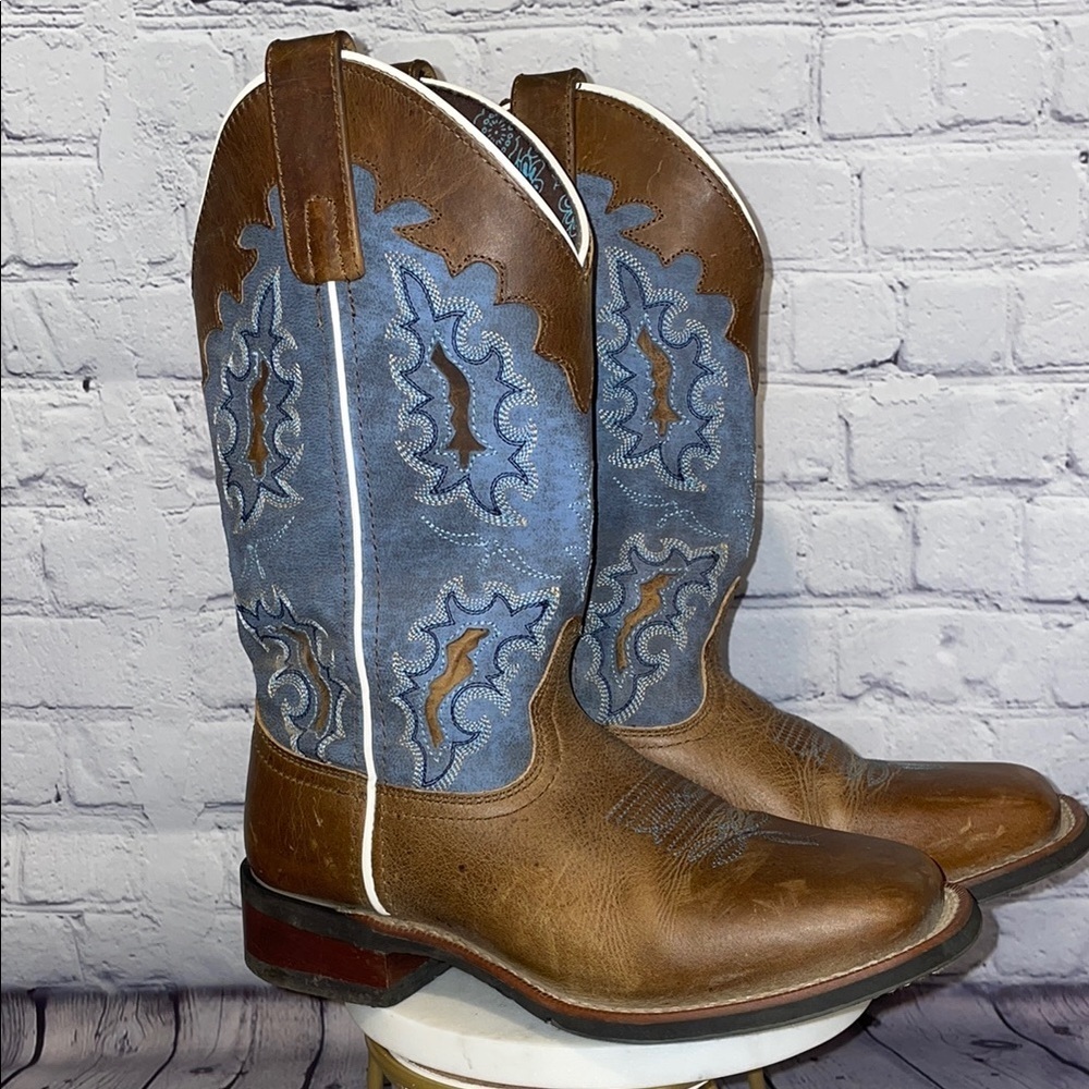 Laredo Women's Brown and Blue Heeled Boots Sz 6.5